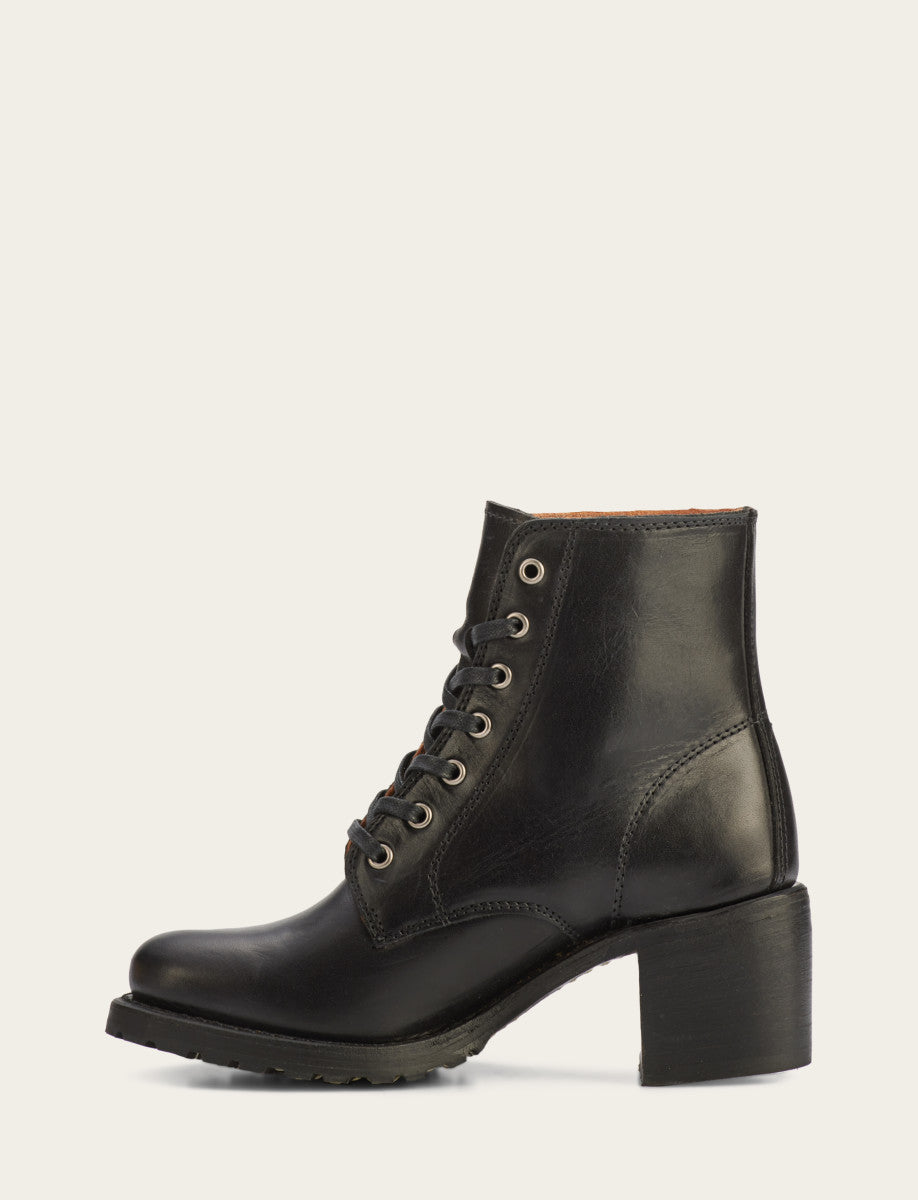 Women's Black Sabrina 6G Lace Up Boots | Frye Essential
