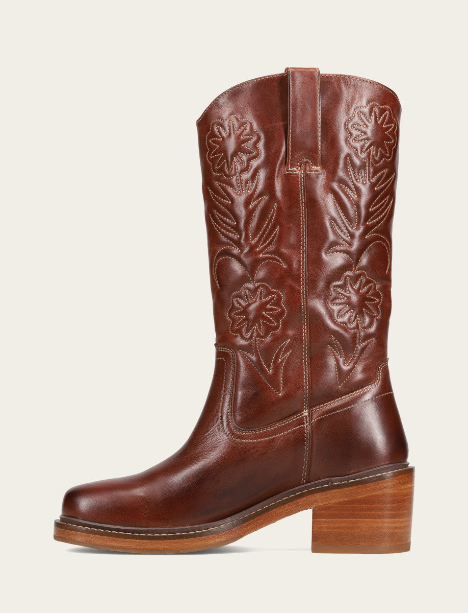 Auburn Kate Deco Stitch Boot | Frye Deals