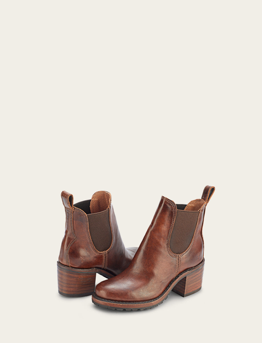 Women's Cognac Sabrina Chelsea Boots | Frye Exclusive