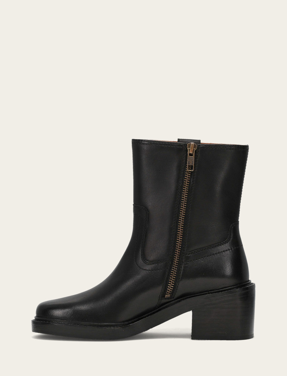 Women's Black Kate Short Inside Zip Boot | Frye Essential