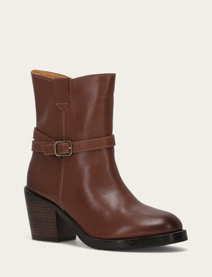 Women's Walnut Rylee Belted Inside Zip Boot | Frye Great Value