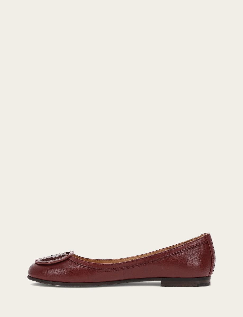 Women's Cranberry Carson Logo Ballet Shoe | Frye New