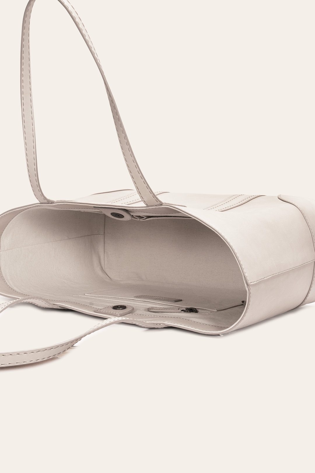 Melissa Nude Shopper | Frye Smart Buy